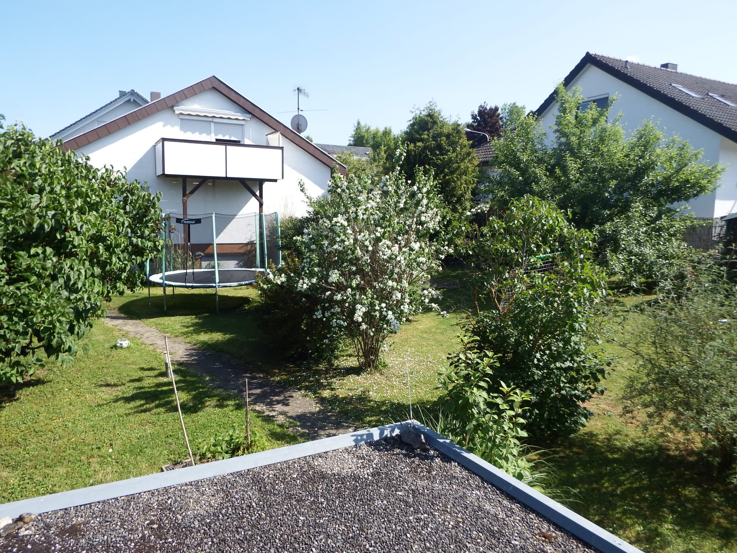 Freistehendes Einfamilienhaus in Bodelshausen mit großem Garten, Einliegerwohnung und barrierefreiem Zugang – ideal für Familien oder Mehrgenerationenhaushalte.